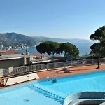 The Dolphin - Big With View In With Pool Lägenhet *